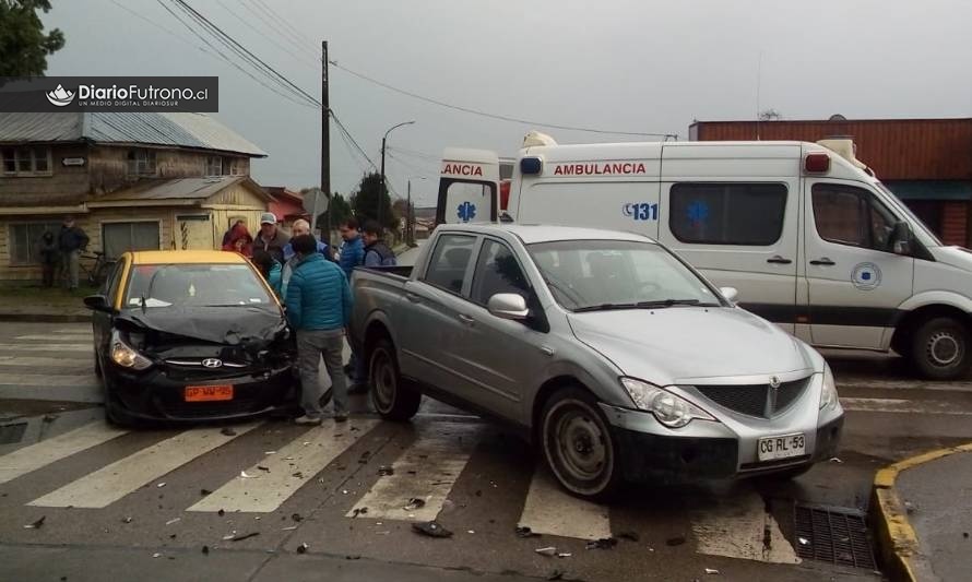 Dos lesionados tras colisión en Futrono 