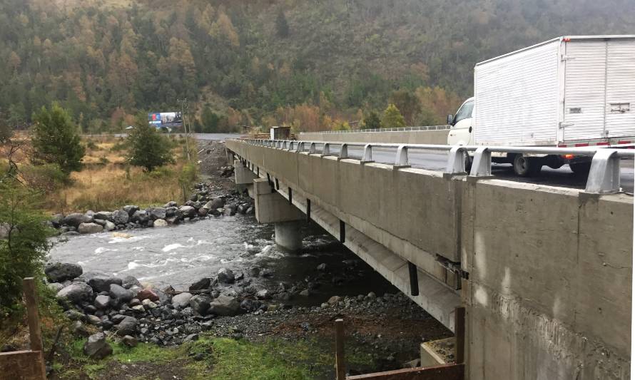 MOP habilitó 3 puentes en Ruta Coñaripe-Pellaifa-Liquiñe, cuyo trazado está en mejoramiento   