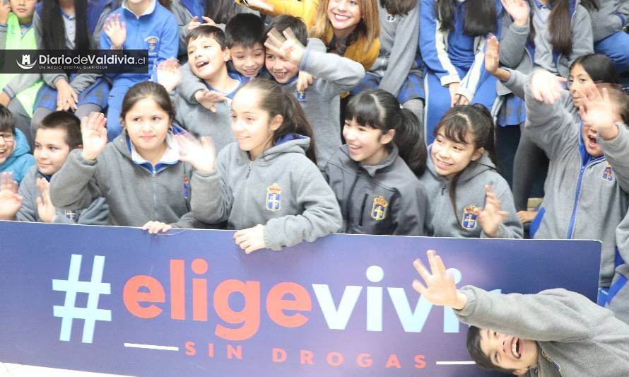 En Los Ríos se invita a escolares a participar en concurso “Mi Colegio Elige Vivir Sin Drogas”
