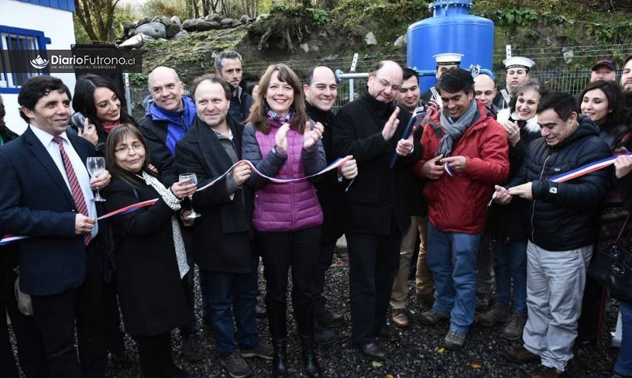 Ministro de Obras Públicas encabeza inauguración de nuevo APR de Pumol en Futrono