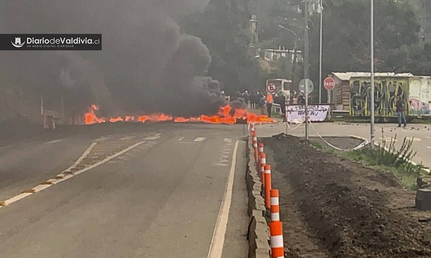 [ACTUALIZACIÓN] Se tomaron la ruta Valdivia Niebla en protesta por ley de la jibia