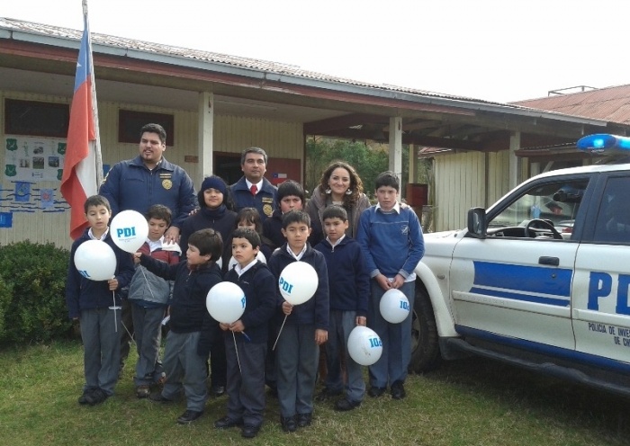 PDI conmemoró sus 81 años junto a estudiantes de Vista Hermosa y Nontuelá