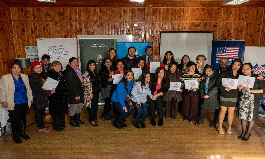 Good news! Emprendedoras del Ranco aprobaron curso de inglés básico