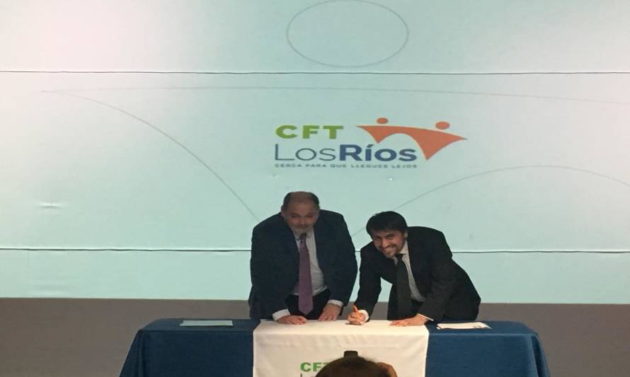 Municipio de Paillaco firmó convenio de cooperación con CFT Estatal de Los Ríos