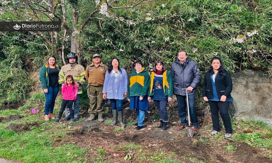 Escuela Fronteriza de Llifén se compromete con el medioambiente