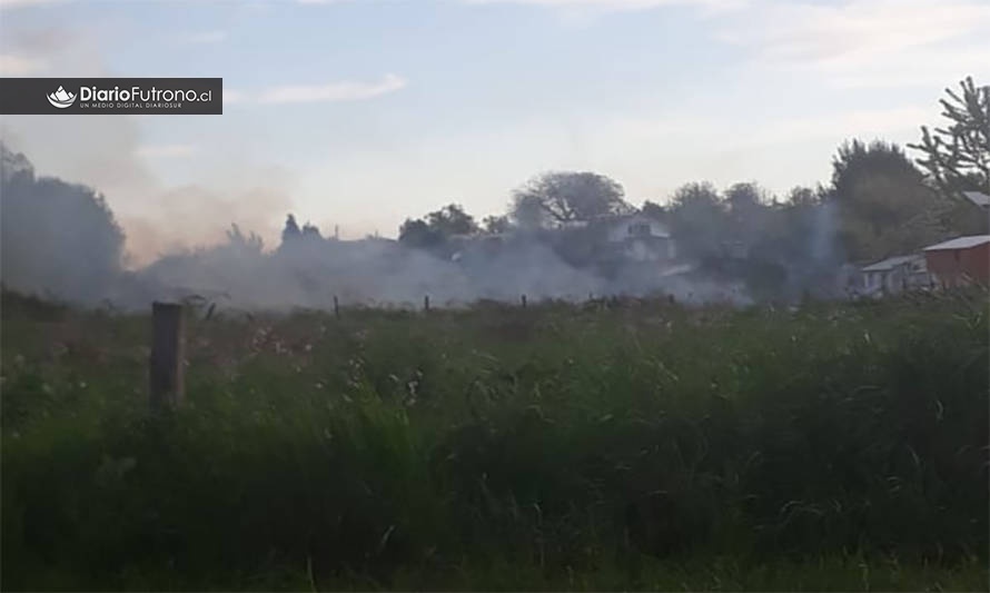 Alarma de bomberos por fuego de pastizales 