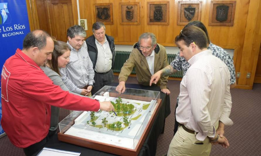 Céntricas plazas valdivianas serán mejoradas gracias a recursos del Gobierno Regional