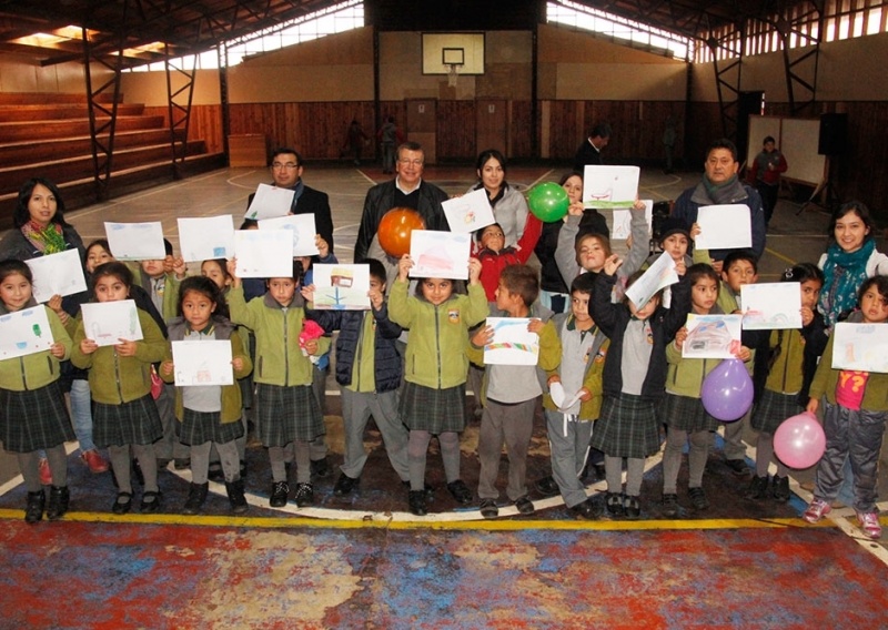 Con novedosas actividades niños de Futrono conocieron la importancia del agua y la energía