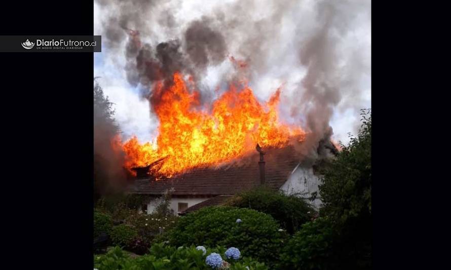 Arde casa de abogado Juan Colombo en Futrono