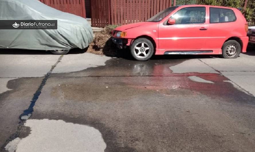 Vecinos reclaman por fuga de agua en calle Elías Agram 