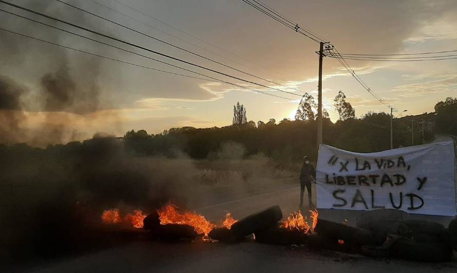 Ciudadanos de La Unión levantan barricadas en acceso sur de la ciudad