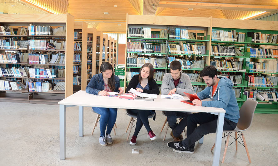 Desde este lunes: UACh asesorará telefónicamente a estudiantes por beneficio de conectividad