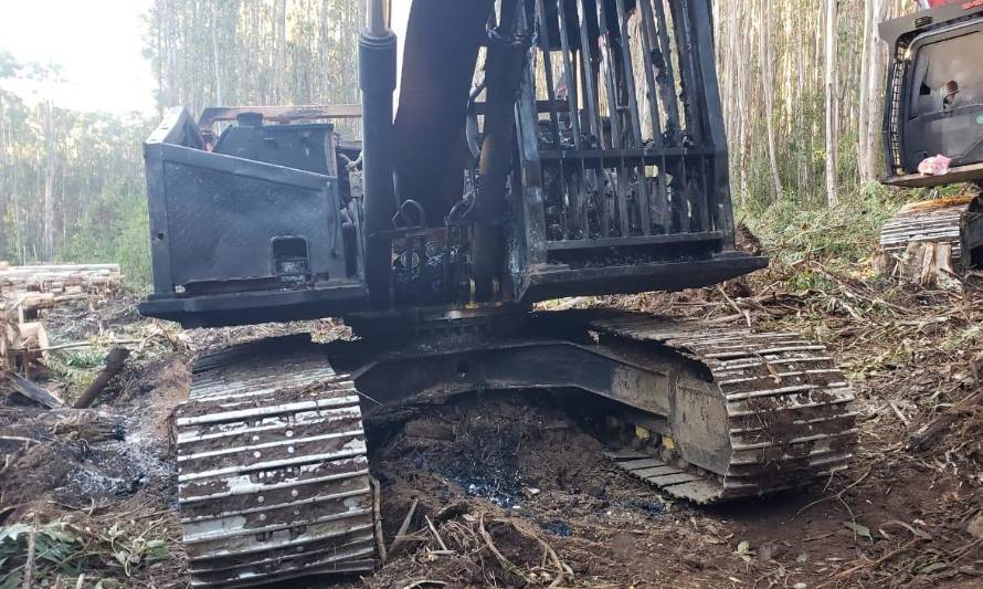 Ataque incendiario a maquinaria forestal en Panguipulli