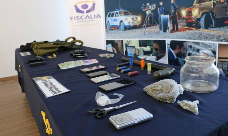 PDI Valdivia incautó armas, municiones y drogas en Las Ánimas