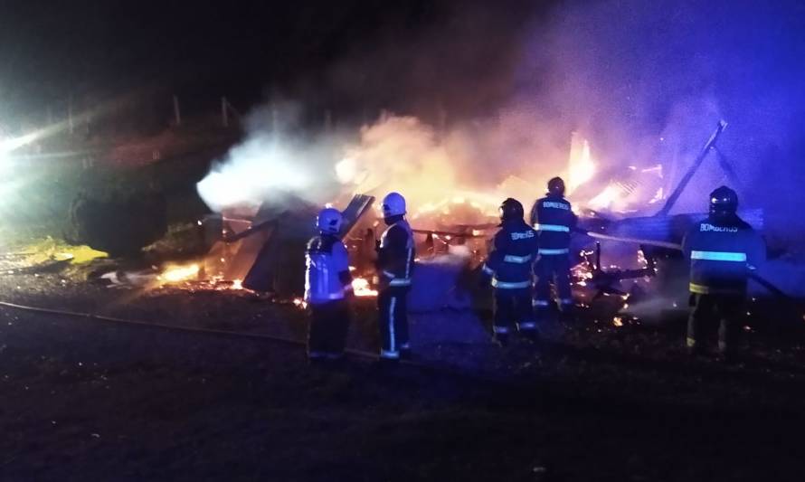 Futrono: organizan campaña para familia que perdió todo en incendio