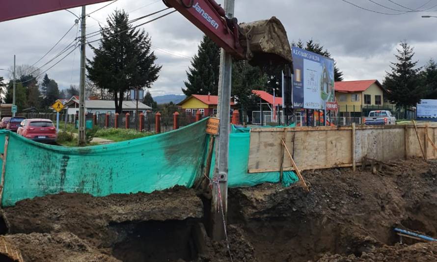 Socavón en faenas de empresa constructora dejó sin luz a 331 clientes en Valdivia