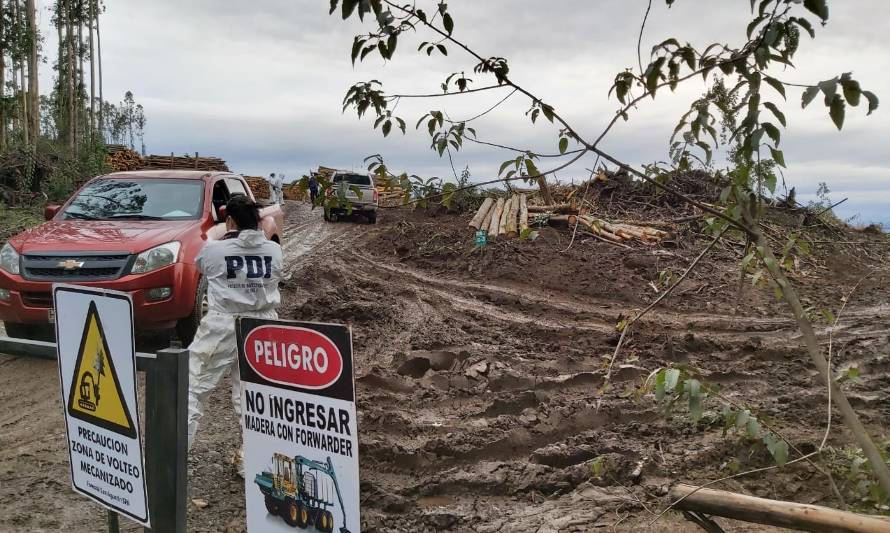 Nuevo atentado deja como saldo 3 máquinas y un camión quemados