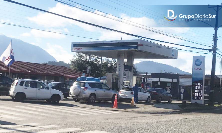 Copec de Futrono recibió combustible, pero limita venta a $20.000 por vehículo