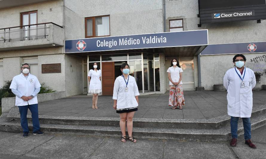 Colegio Médico de Valdivia llama a vacunarse y respalda a Sinovac