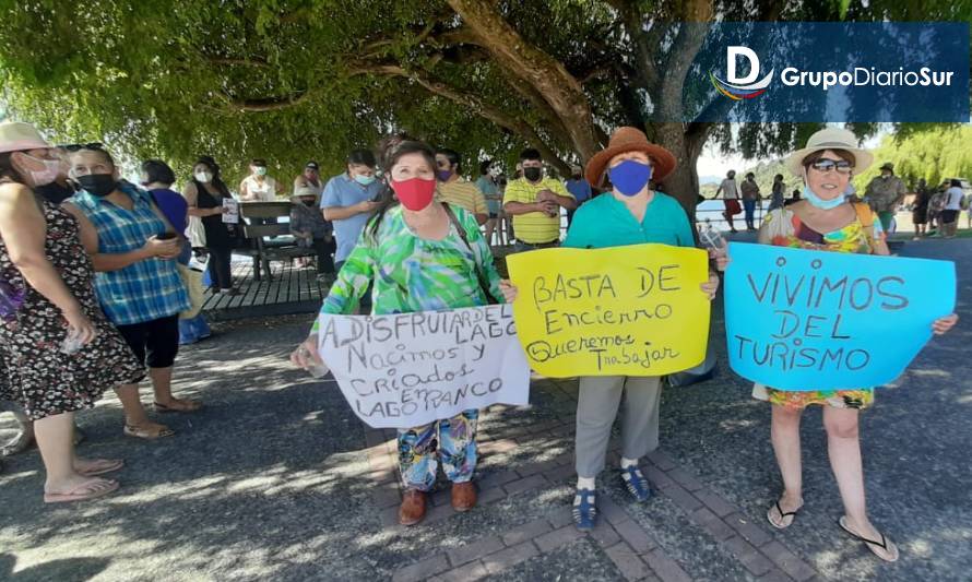 Ranquinos se rebelan contra la cuarentena y asisten en masa a playas de la comuna

