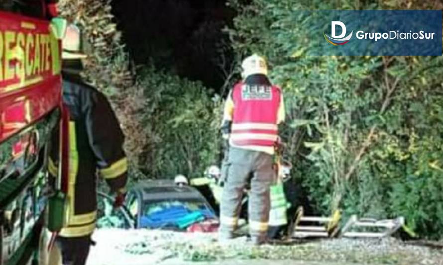 2 lesionadas al volcar un vehículo en Paillaco