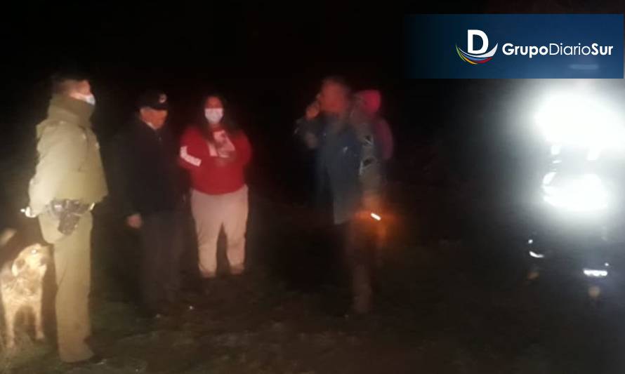 Sano y salvo: Encuentran a adulto mayor extraviado en cerro de Paillaco