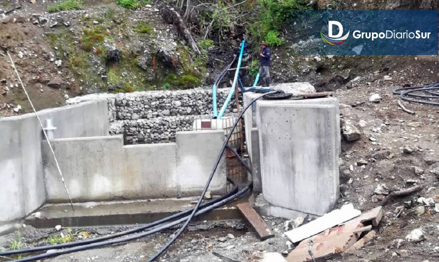 Vecinos de zona cordillerana de Futrono reclaman por problemas en obras de APR