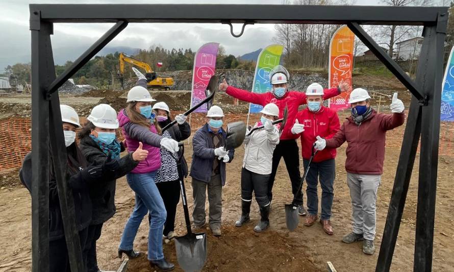 Realizan primera piedra de Proyecto Vista del Ranco en Futrono