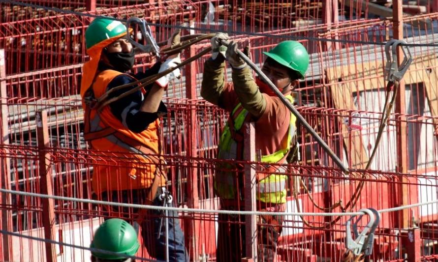 Construcción y gastronomía requieren mano de obra para reactivar economía en Valdivia 