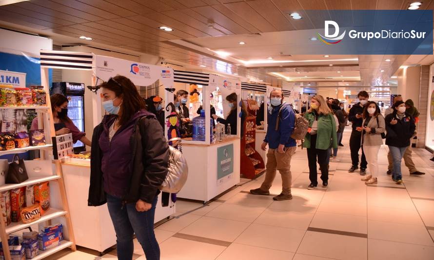 Emprendedores de Los Ríos exponen sus productos en el Mall Portal