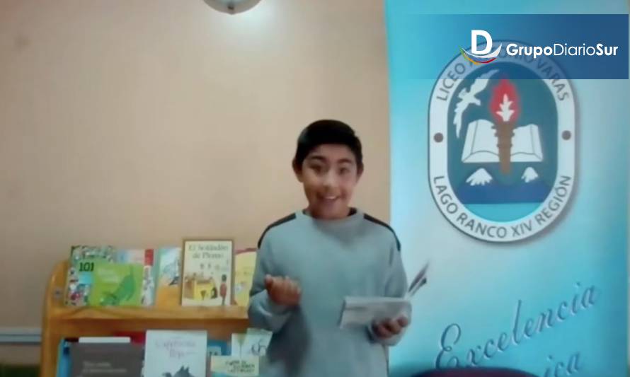 Alumno de Lago Ranco gana premio en mayor concurso de lectura en voz alta de Chile