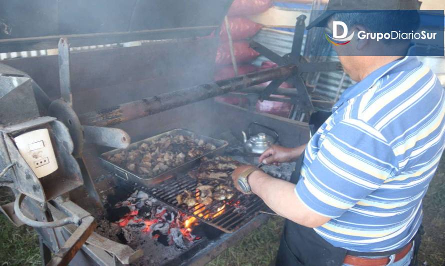 Productores ovinos vendieron más de 1.400 platos de asado en Fiesta del cordero de Paillaco