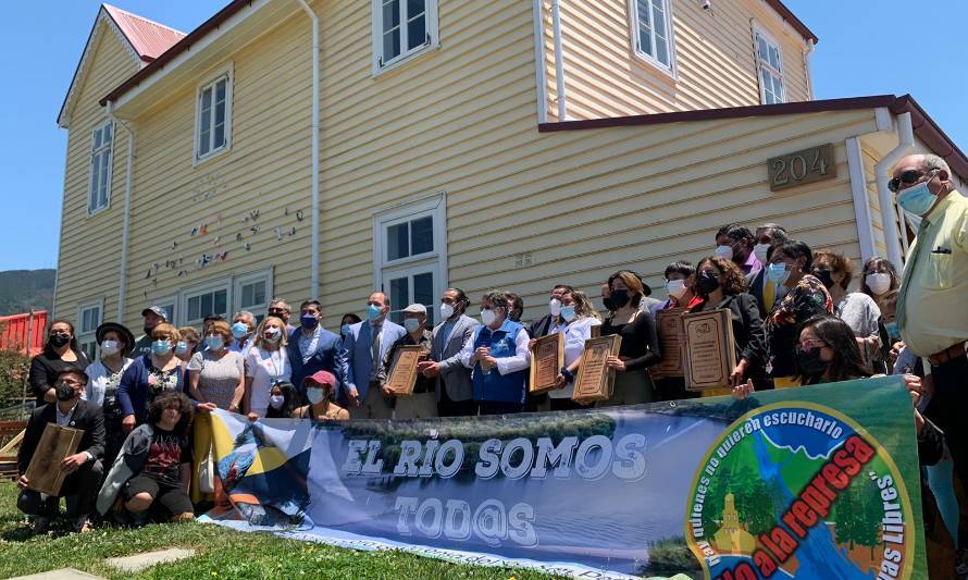 Los Lagos celebró aniversario reconociendo a vecinos y vecinas de distintas disciplinas