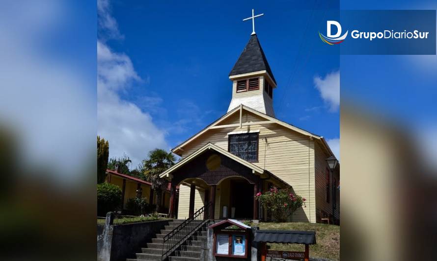 Principio de incendio en templo católico movilizó a bomberos de Lago Ranco