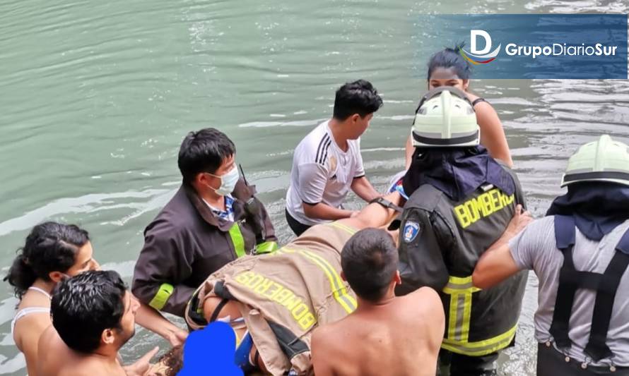 Rescatan a menor tras accidente en un popular balneario de Liquiñe