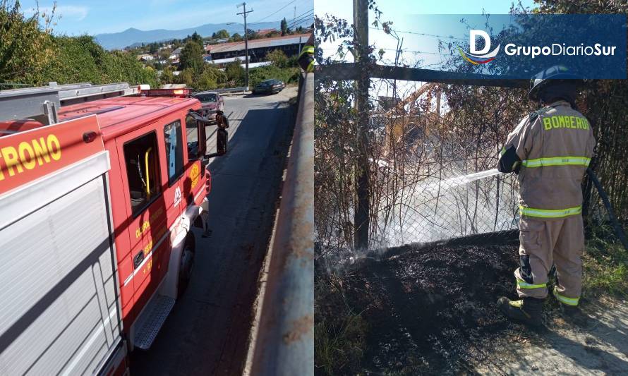 Bomberos controlaron fuego en malezas en Cuesta Los Castaños