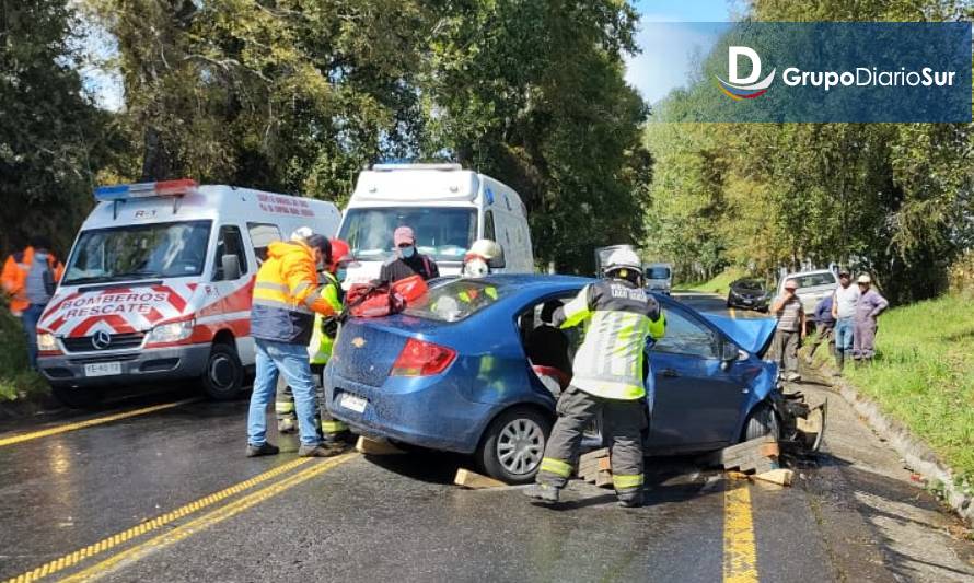 Vehículos colisionaron en ruta Río Bueno-Lago Ranco