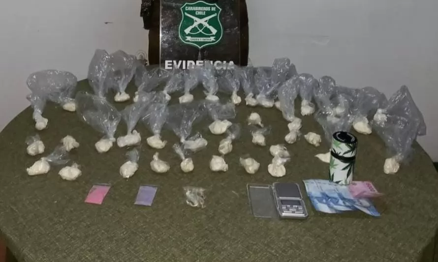Tres sujetos fueron detenidos portando casi un kilo de pasta base en Paillaco