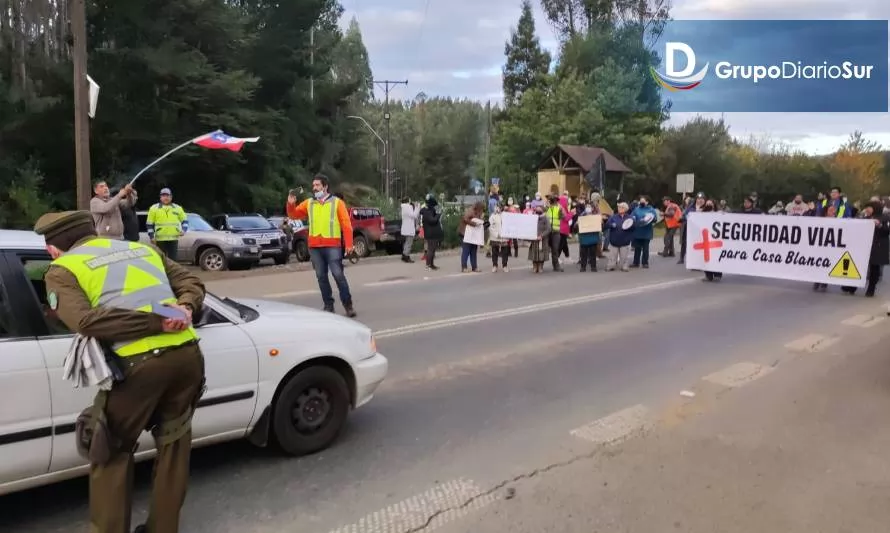 Vecinos realizan manifestación en ruta Valdivia-Paillaco exigiendo mayor seguridad vial