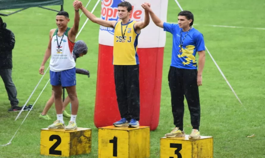 Trece medallas conquistaron deportistas “Promesas Chile” en el Campeonato Soprole 