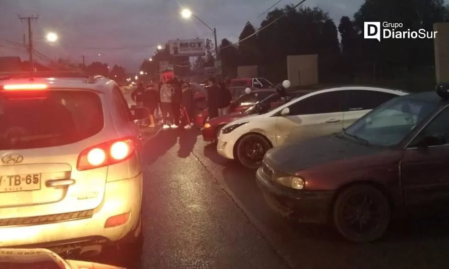 Automovilistas protagonizan protesta en salida sur de Valdivia