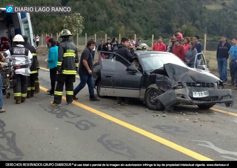 Dos personas lesionadas tras colisión por alcance en el sector Puñirre 
