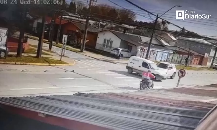 Video capta colisión que dejó a motociclista con lesiones en Valdivia
