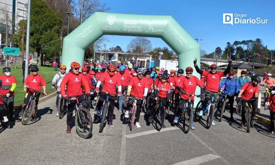 Más de 400 pedaleros participaron en cicletada en Valdivia 