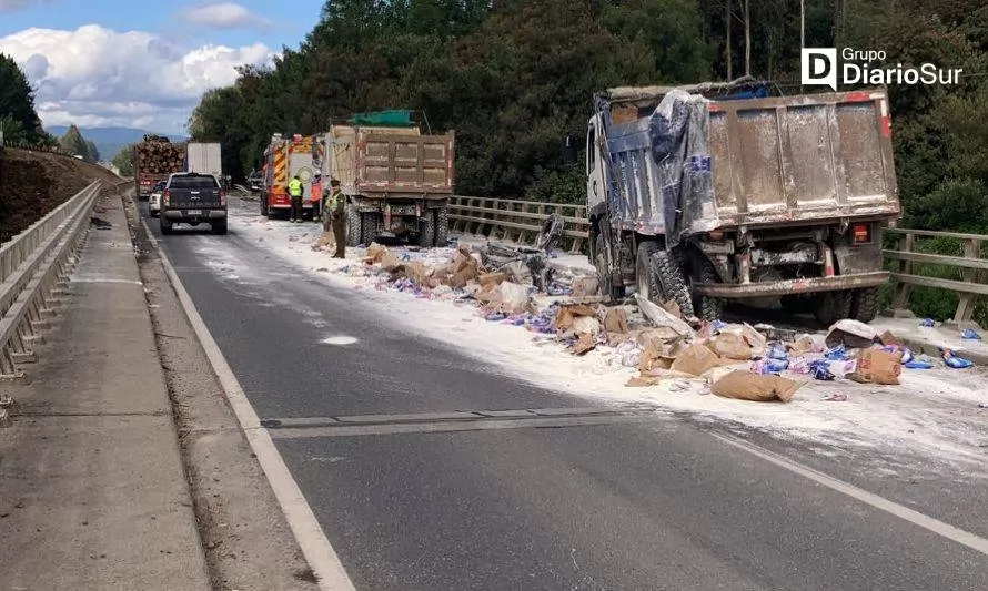 Mariquina: tránsito restablecido en Ruta 5 Sur tras colisión de camiones 