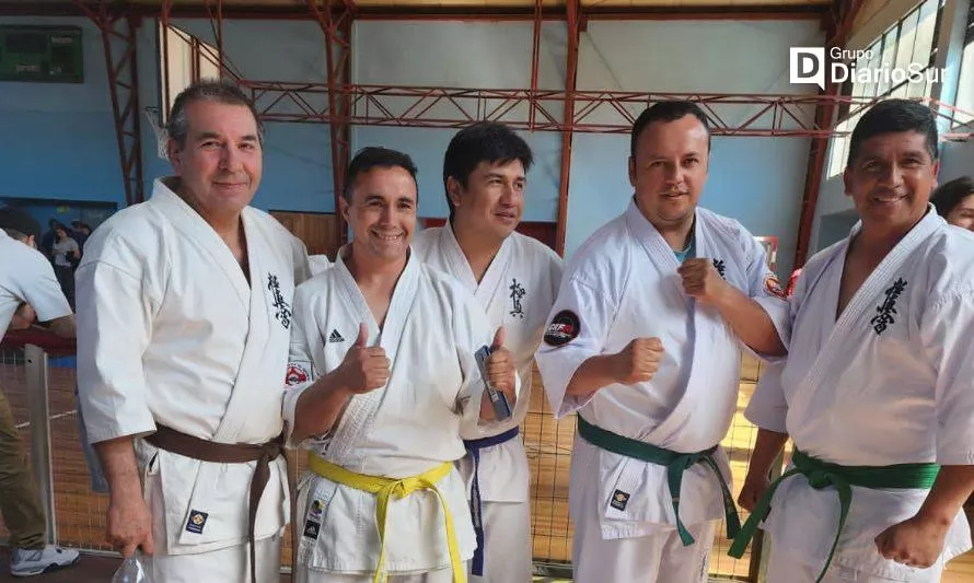 Karatecas de Llifén y Futrono se llevaron medallas en campeonato nacional en Valdivia
