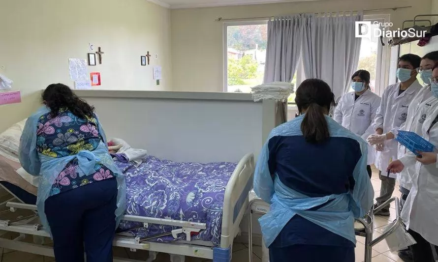 Adultos mayores de Valdivia recibieron atenciones médicas gratuitas de estudiantes USS