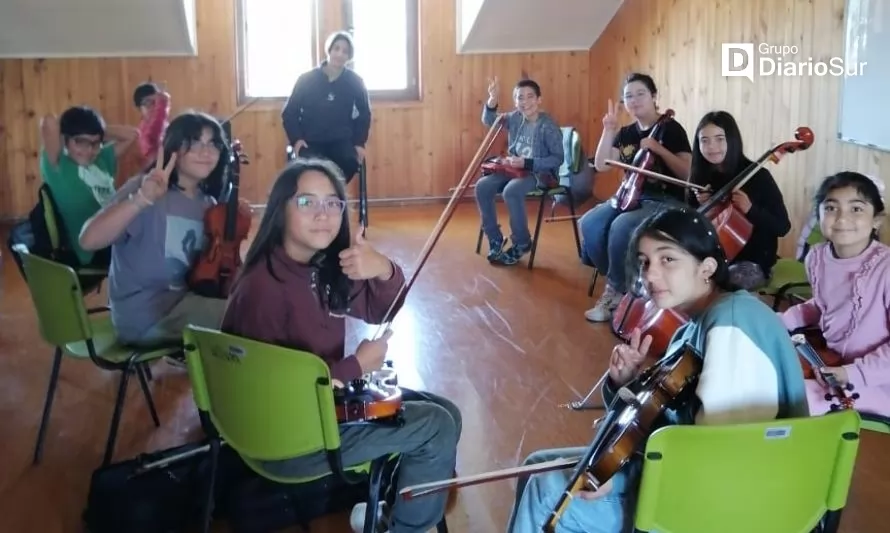 Orquesta Divertimento ofrece concierto e invita a la comunidad futronina