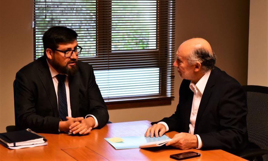 Senador Flores pide a Contraloría investigar nuevo retraso en Cesfam Externo de Valdivia
