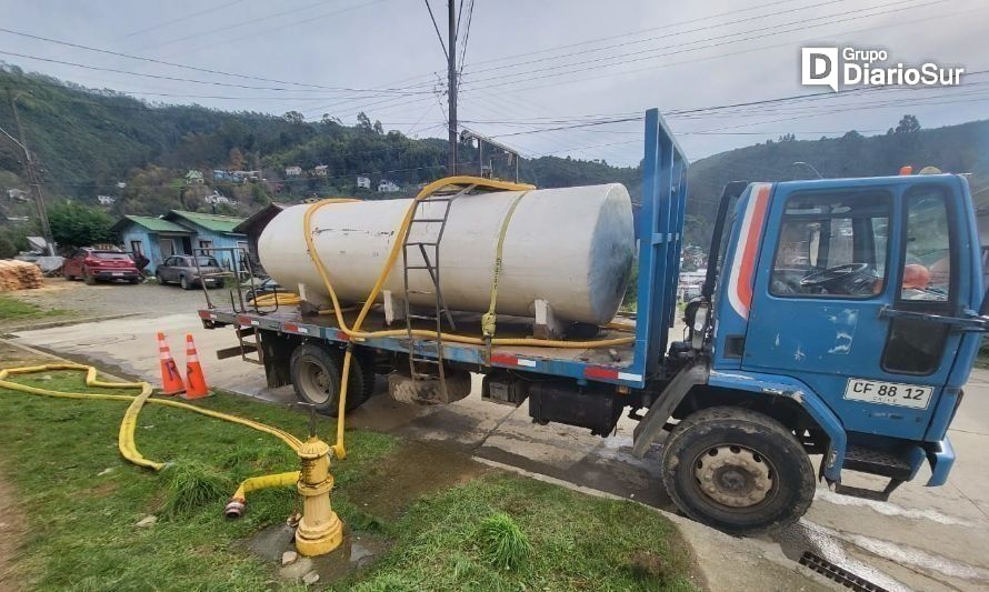 Servicios públicos tratan de reponer el agua en Corral